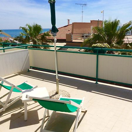 מרינה די צ'צ'ינה Lungomare Hotel חדר תמונה