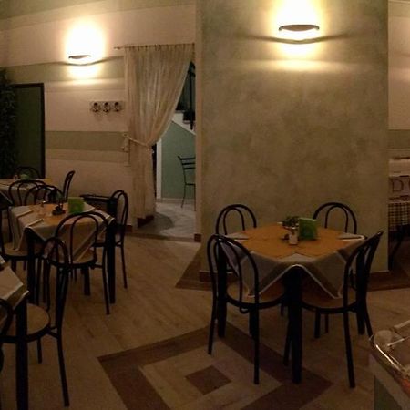 מרינה די צ'צ'ינה Lungomare Hotel מראה חיצוני תמונה