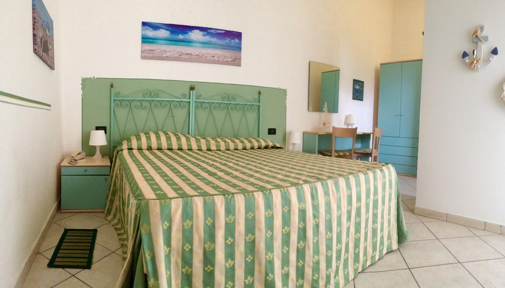 מרינה די צ'צ'ינה Lungomare Hotel מראה חיצוני תמונה