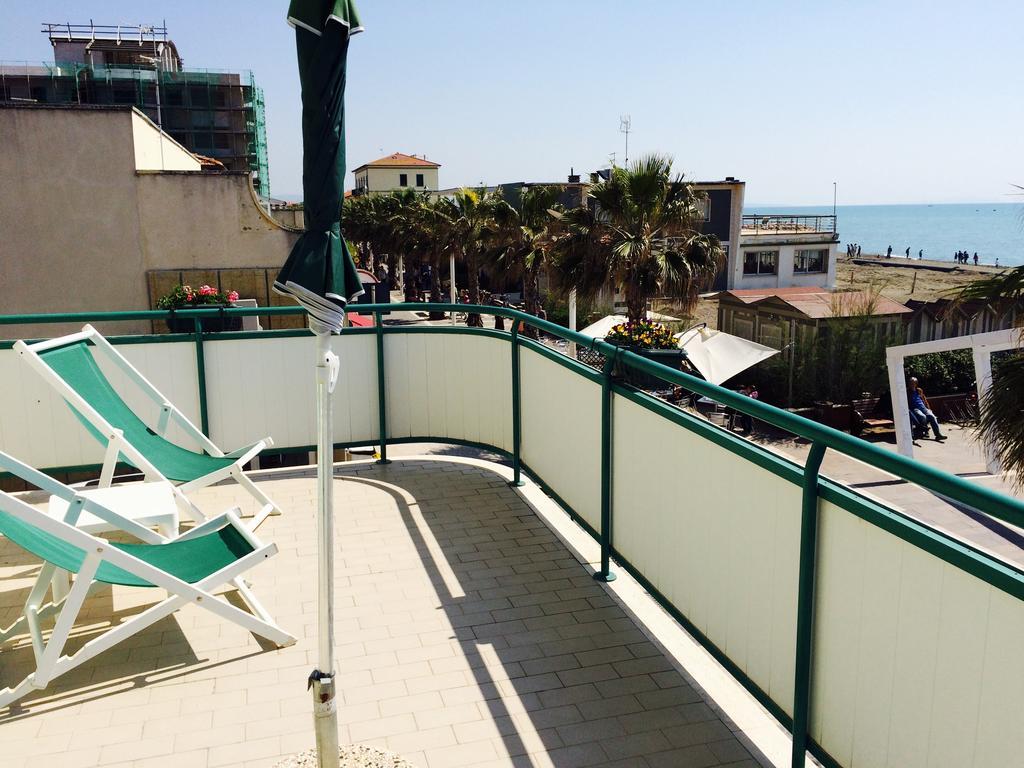 מרינה די צ'צ'ינה Lungomare Hotel מראה חיצוני תמונה