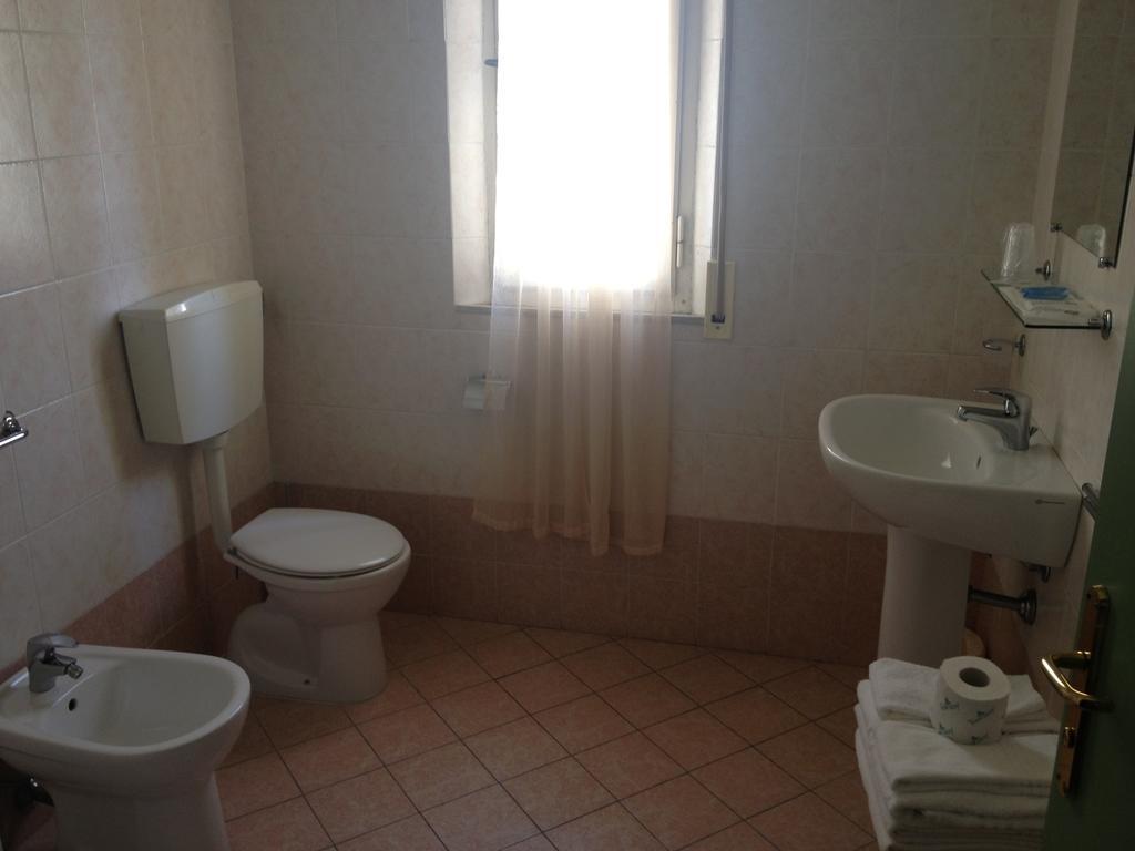 מרינה די צ'צ'ינה Lungomare Hotel חדר תמונה