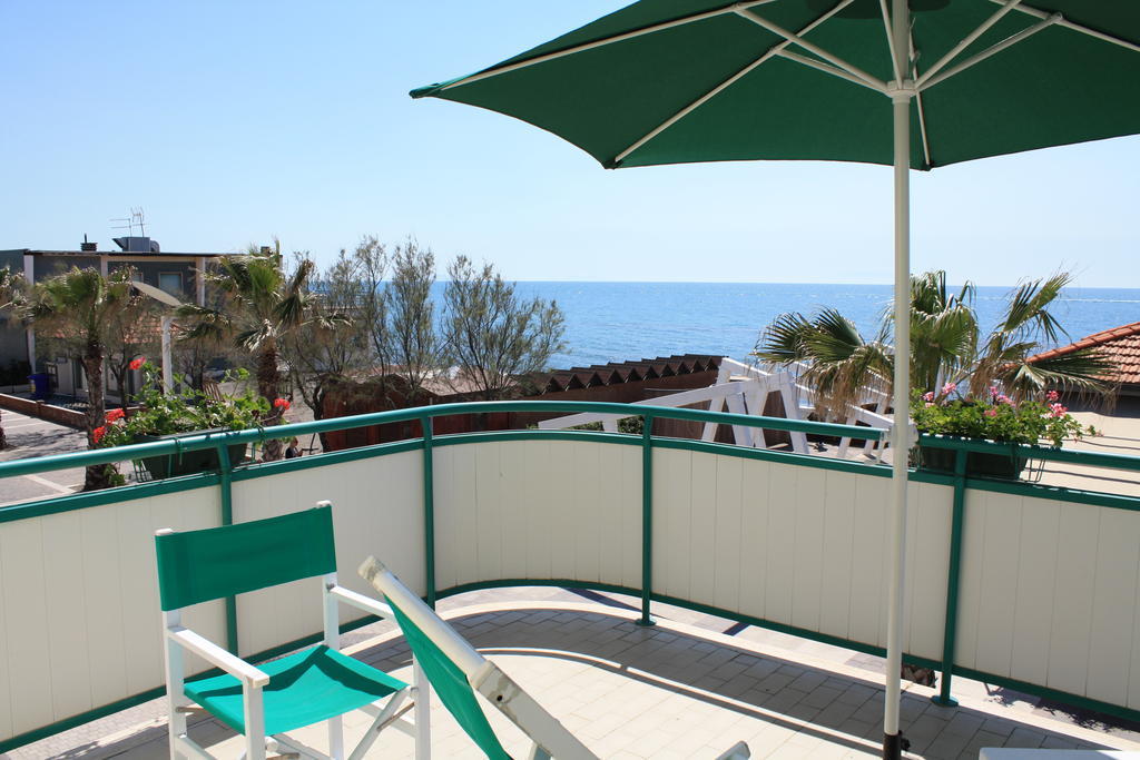 מרינה די צ'צ'ינה Lungomare Hotel חדר תמונה