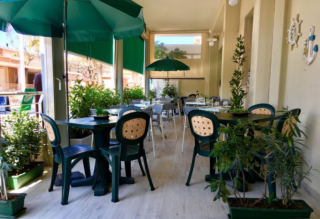 מרינה די צ'צ'ינה Lungomare Hotel מראה חיצוני תמונה